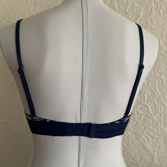 Victoria’s Secret Pink Wear Everywhere T-Shirt Lightly Lined Bra Blue Floral 32B - Picture 5 of 10